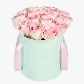 Κουτί με ροζ τριαντάφυλλα Image